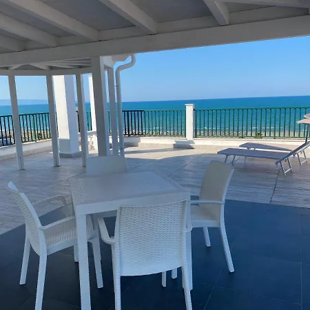 Pensjonat Attico Tra Cielo E Mare