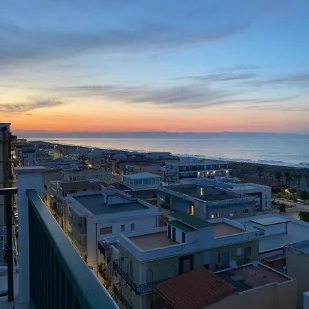 Attico Tra Cielo E Mare Pensjonat