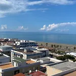 بيت ضيافة Attico Tra Cielo E Mare 4*