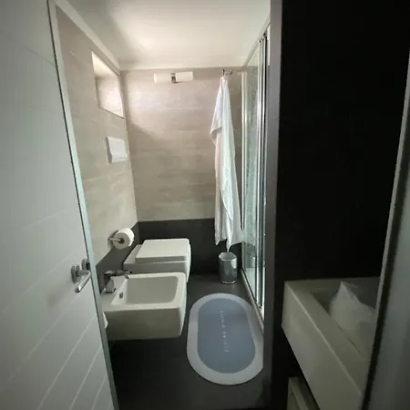 Attico Tra Cielo E Mare Gæstehus 4*